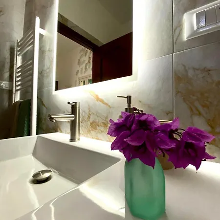 Dimora Lu Tata Apartment